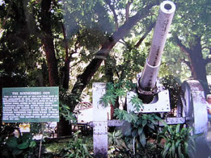 This gun was salvaged from the German warship Königsberg in World War I and later seized by British forces. It is located next to the entrance gate of Fort Jesus. Author and Copyright Dietrich Köster